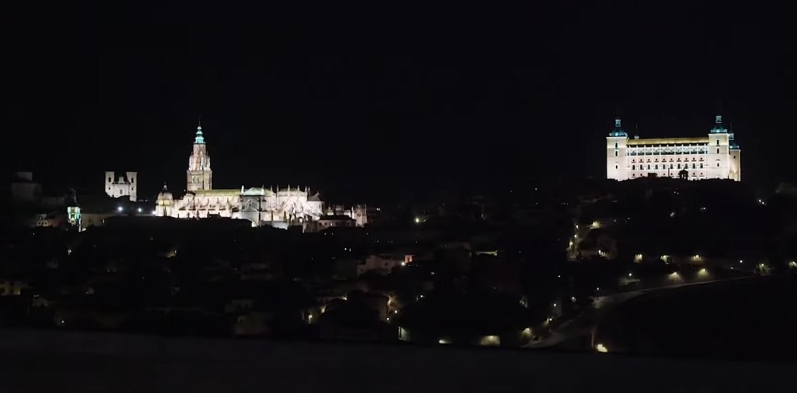 La ciudad de Toledo de noche